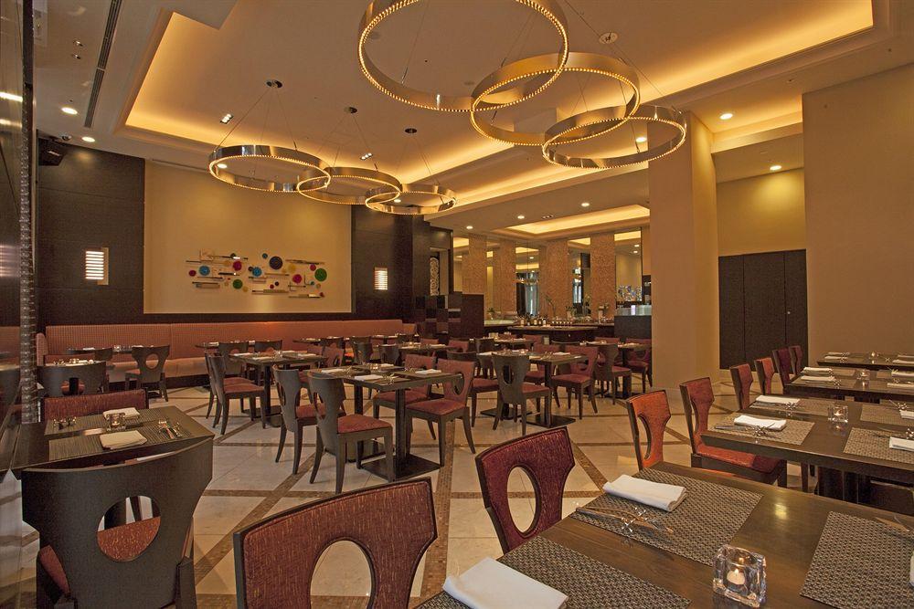 Отель Doubletree By Hilton Наха Экстерьер фото