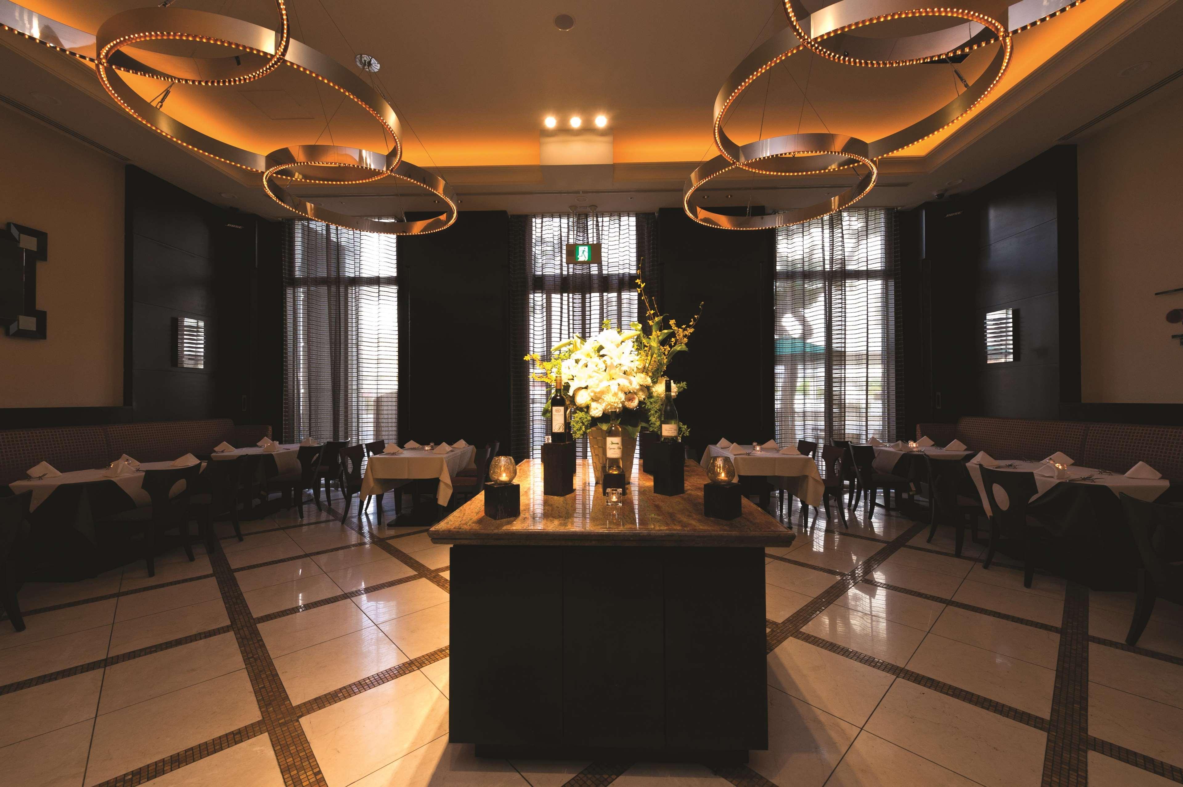 Отель Doubletree By Hilton Наха Экстерьер фото