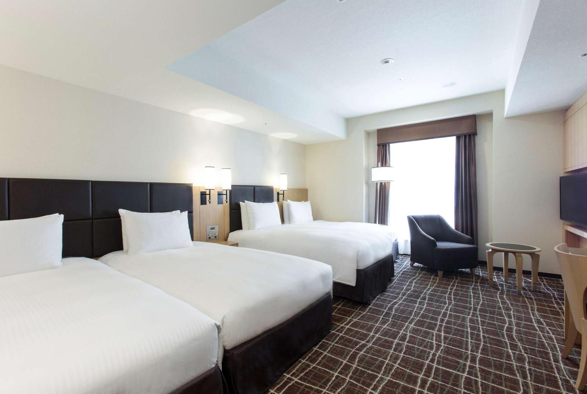 Отель Doubletree By Hilton Наха Экстерьер фото