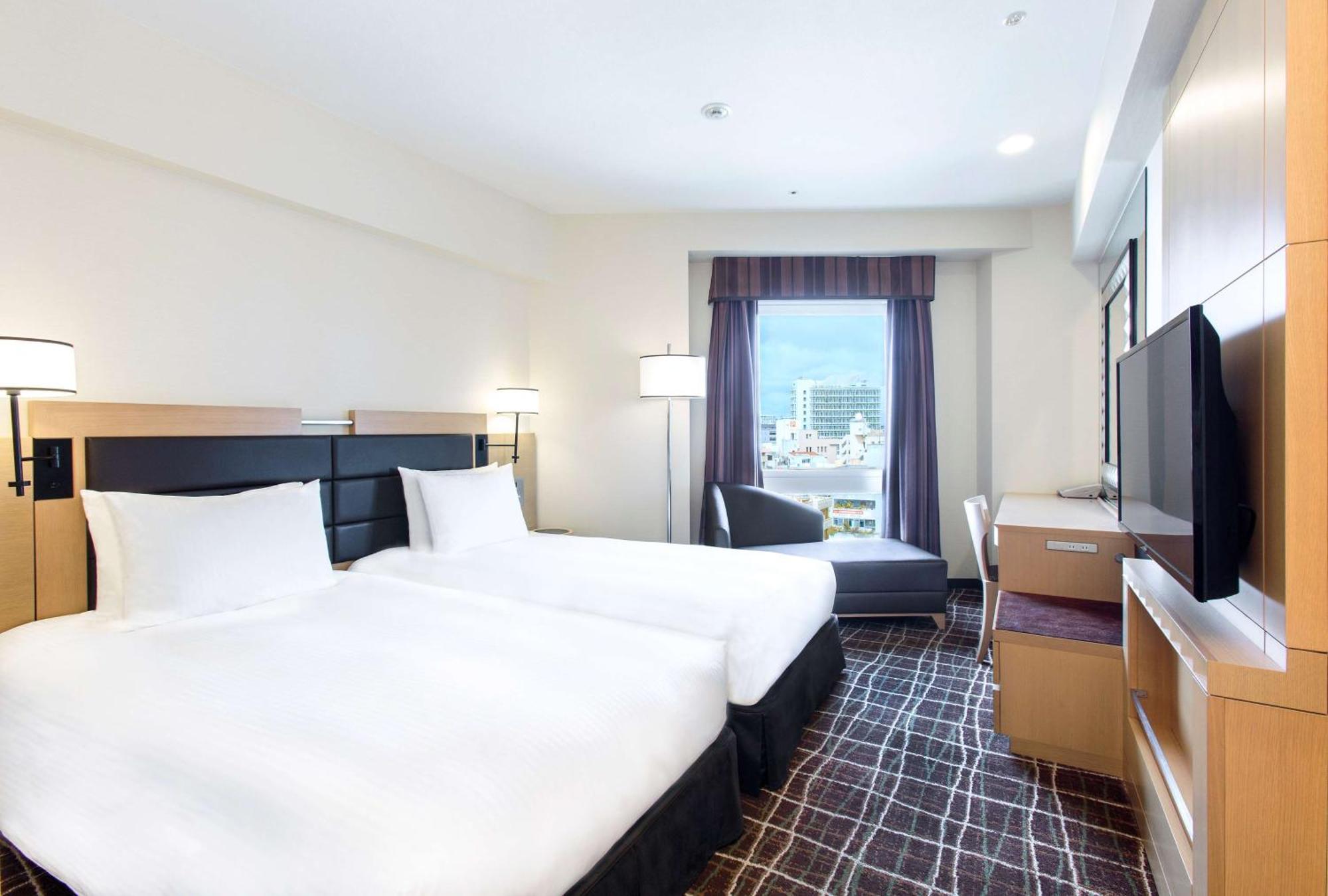 Отель Doubletree By Hilton Наха Экстерьер фото
