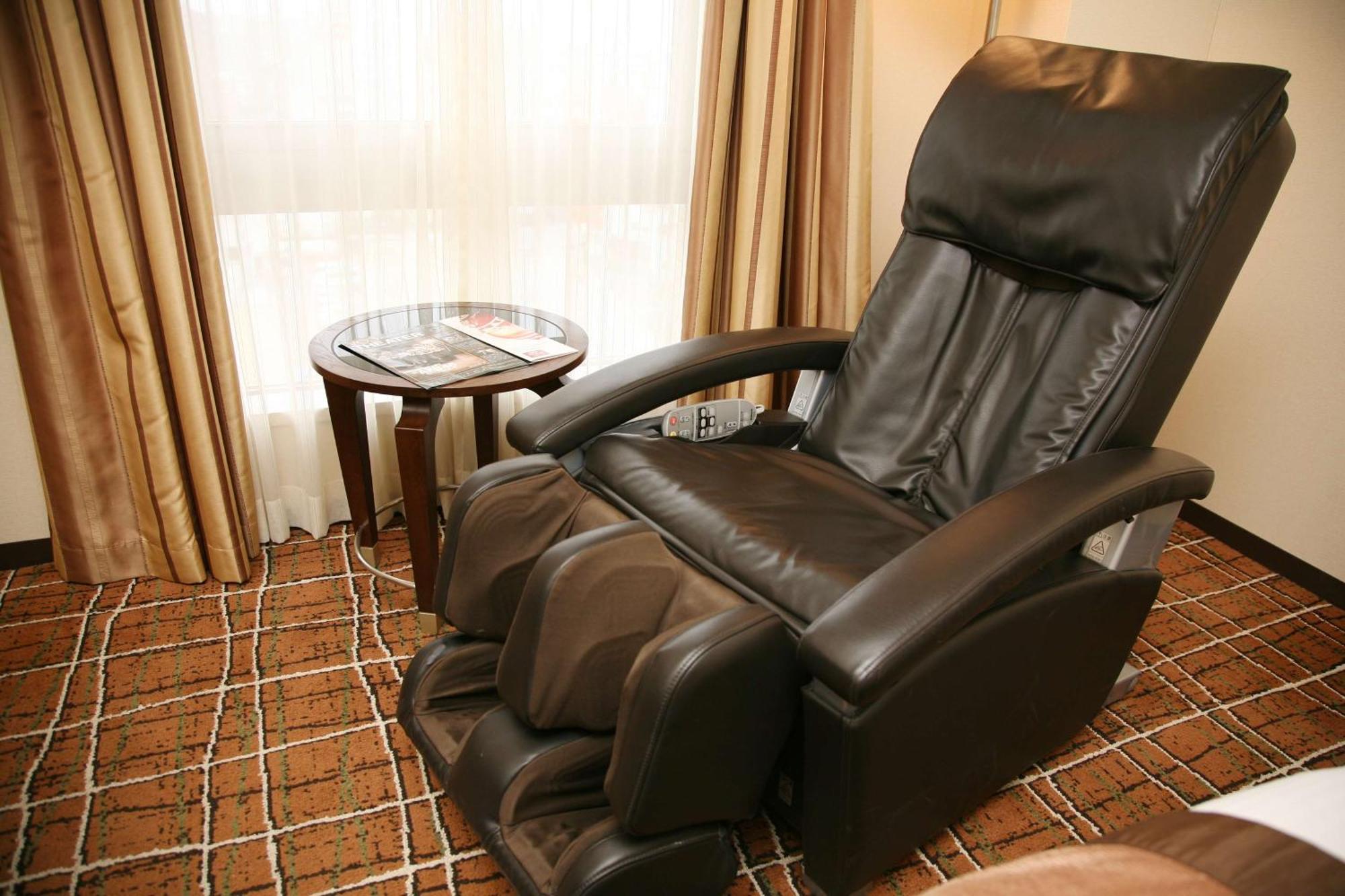 Отель Doubletree By Hilton Наха Экстерьер фото