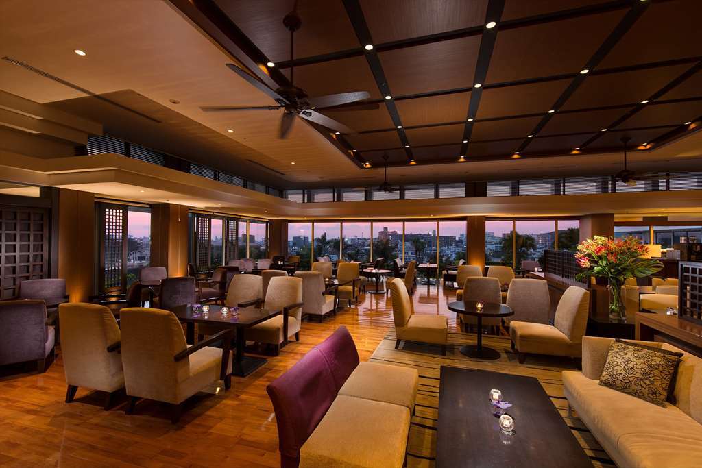 Отель Doubletree By Hilton Наха Ресторан фото